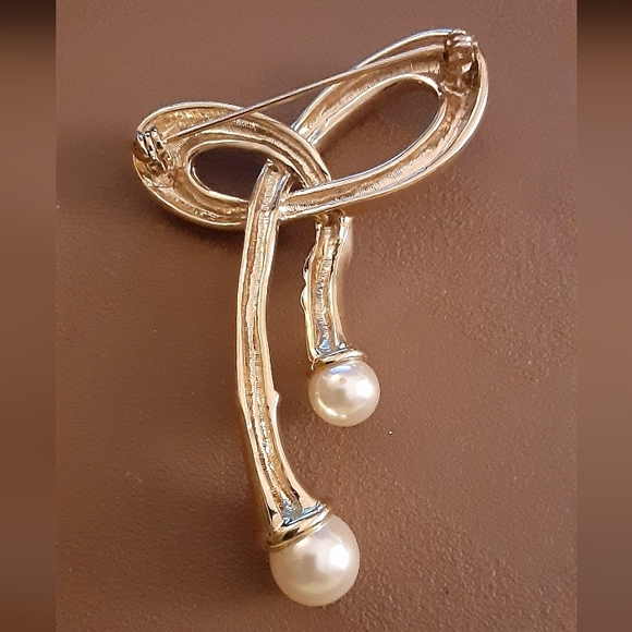 String Brooch Gold Tone with Crystal Accents. 3 for $20 - Picture 3 of 3